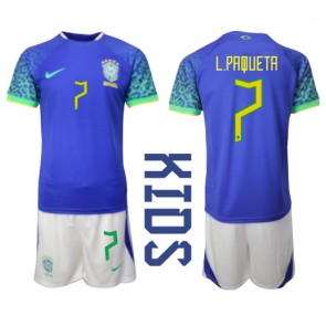 Brasilien Lucas Paqueta #7 kläder Barn VM 2022 Bortatröja Kortärmad (+ korta byxor)